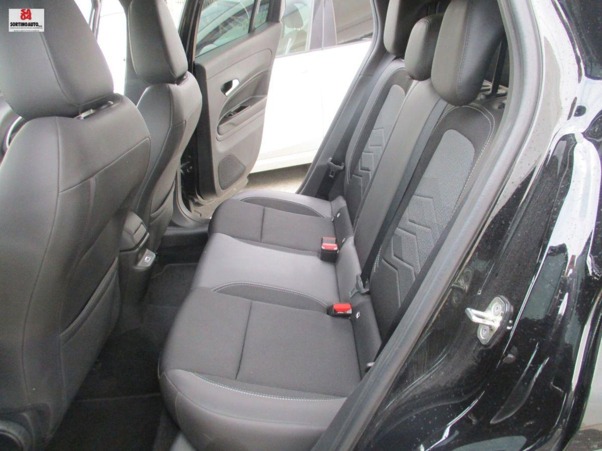 Jeep Avenger 1.2 turbo Altitude fwd 100cv (14)