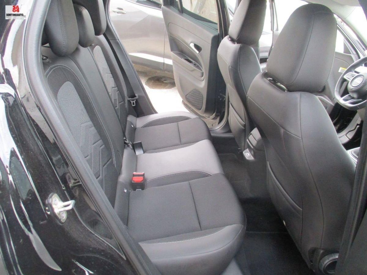Jeep Avenger 1.2 turbo Altitude fwd 100cv (16)