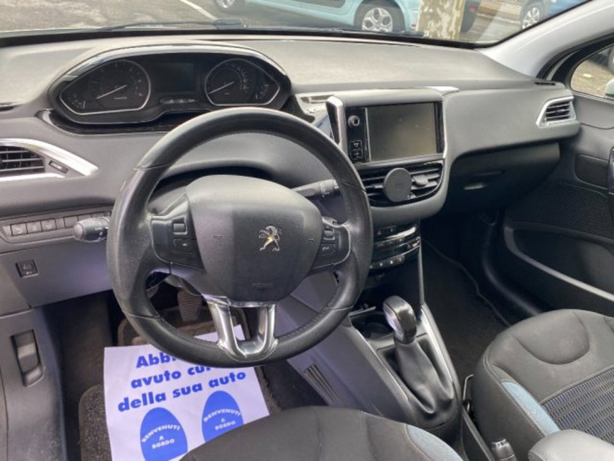Peugeot 208 VTi 95 CV 5p. Allure (8)