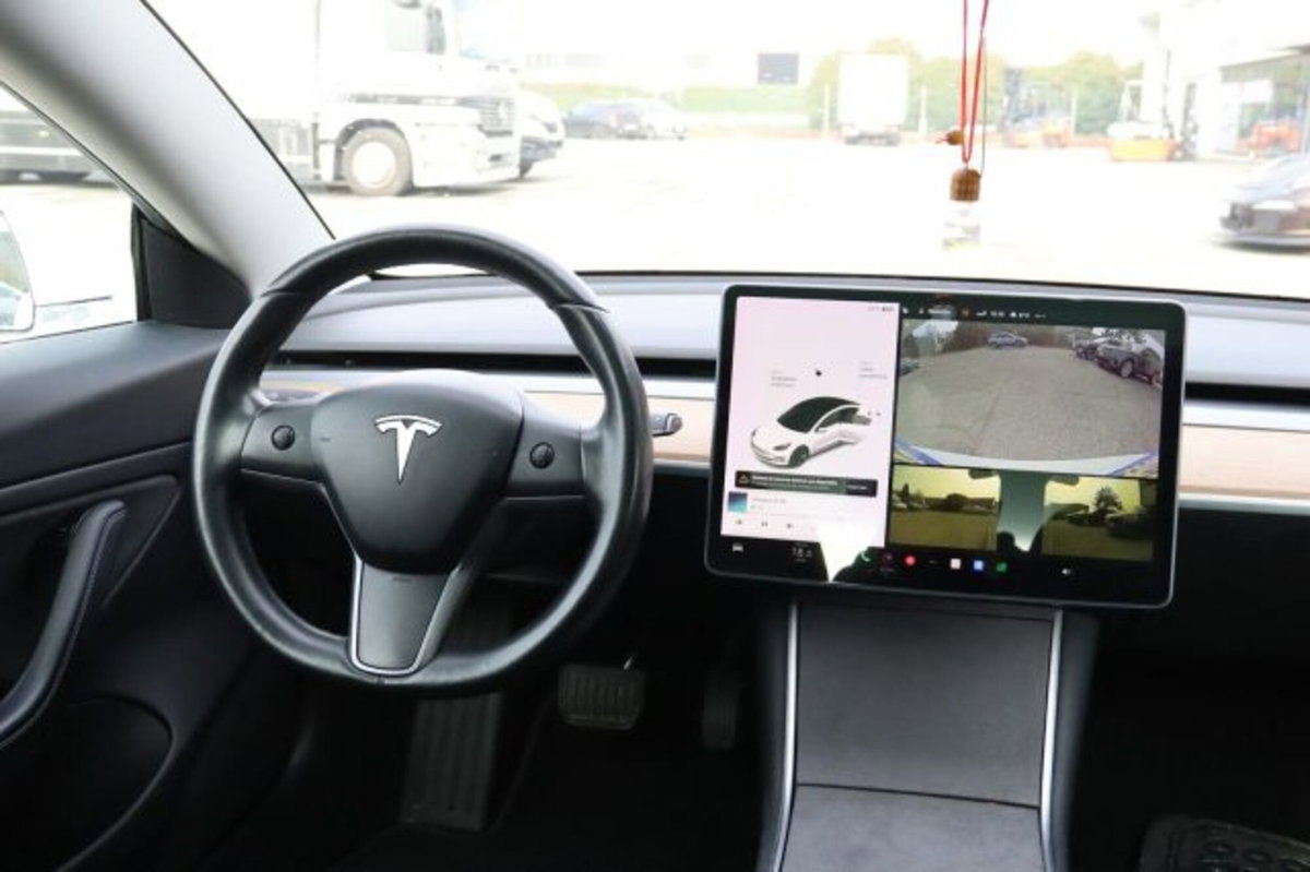 Tesla Model 3 Model 3 Standard RWD Plus (11)