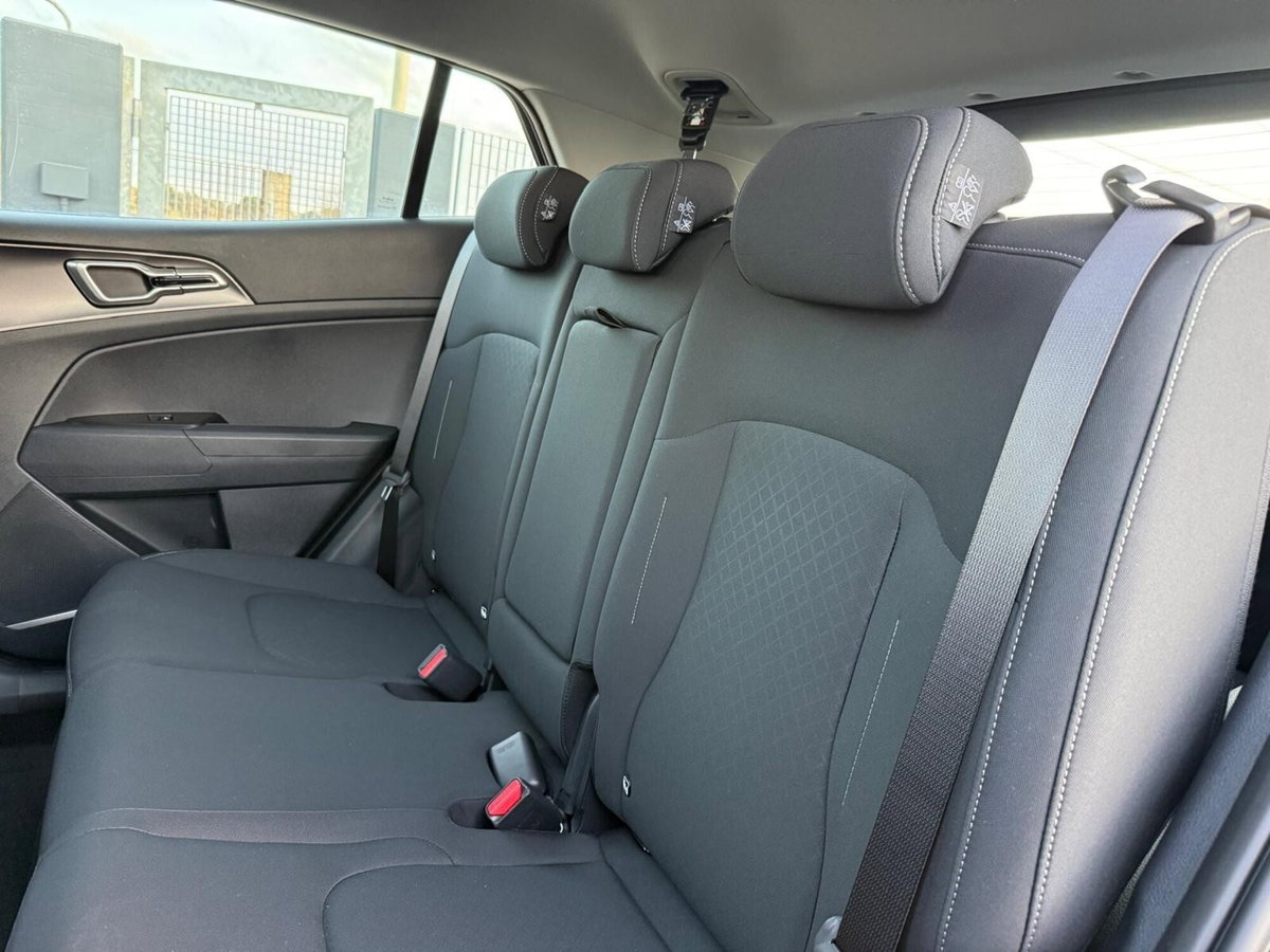 Kia Sportage 1.6 CRDi MHEV Business (15)