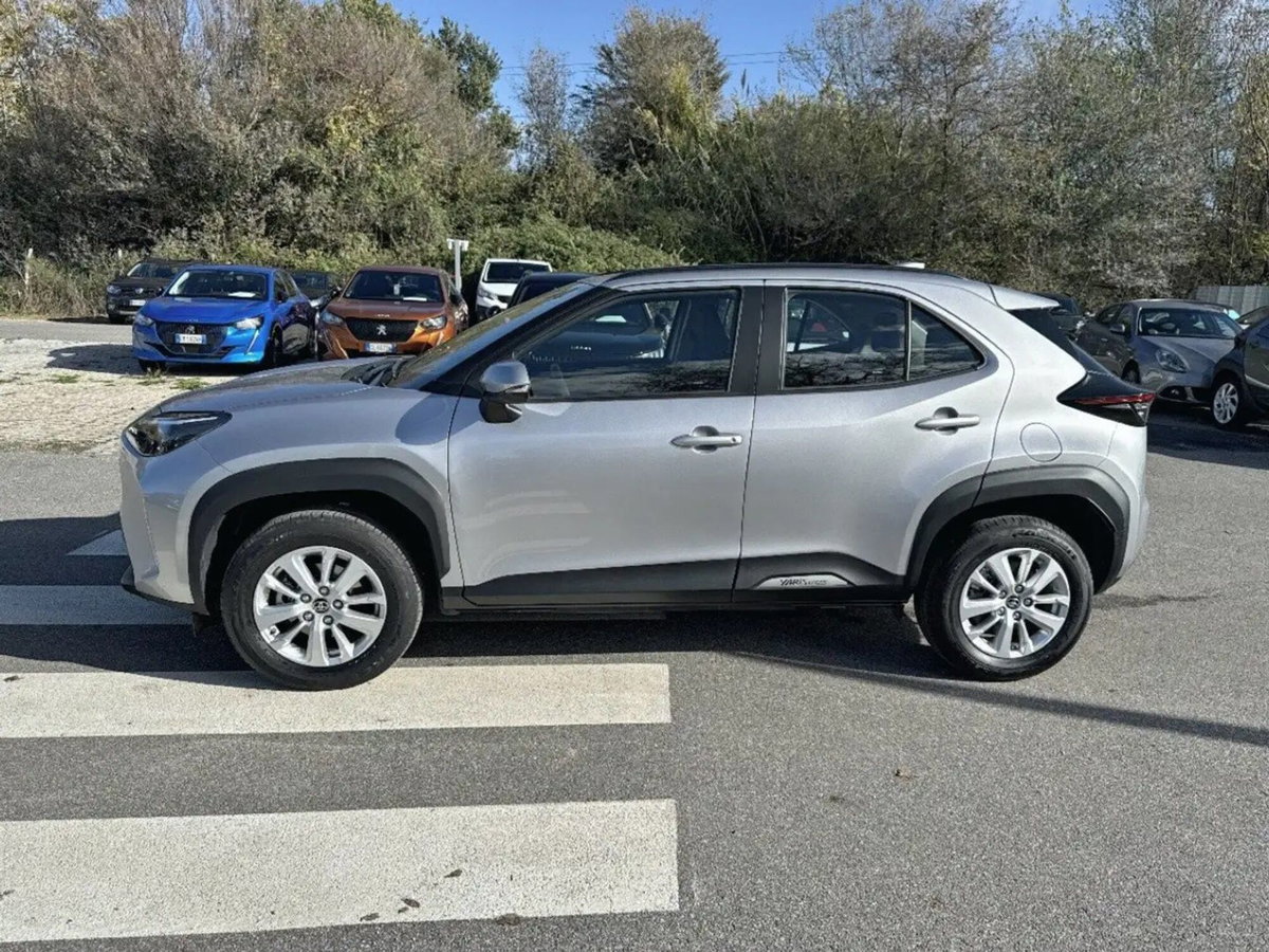 Toyota Yaris Cross 1.5 Hybrid 5p. E-CVT AWD-i Adventure (3)
