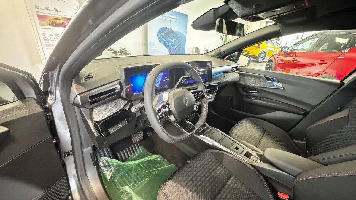 Renault Clio Full Hybrid E-Tech 145 CV 5 porte Techno (5)