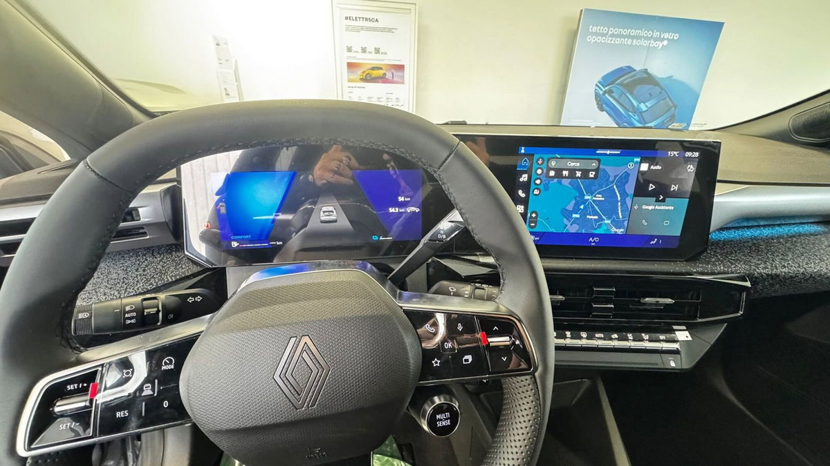 Renault Clio Full Hybrid E-Tech 145 CV 5 porte Techno (7)