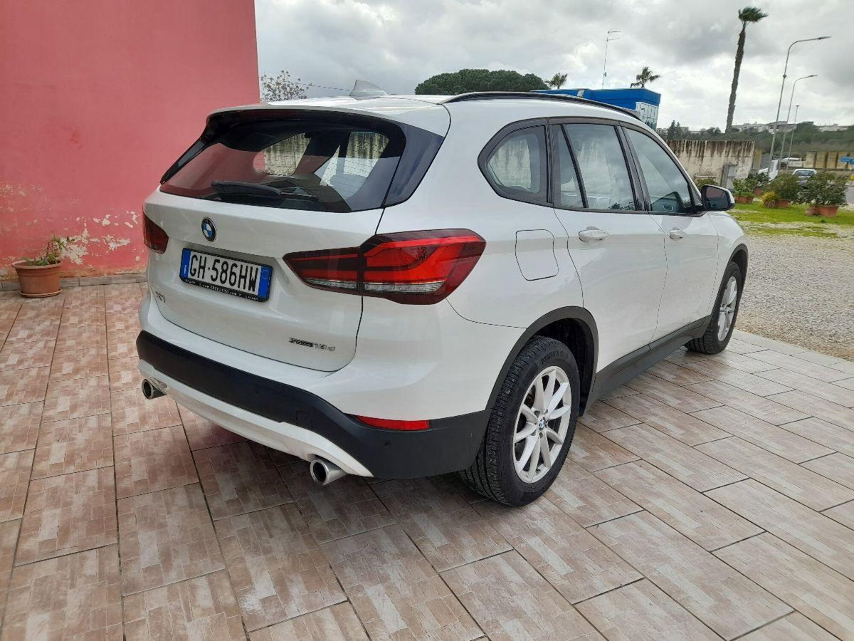 BMW X1 sDrive18d Business (6)