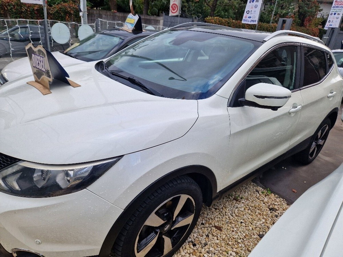 Nissan Qashqai 1.6 dCi 2WD Tekna (3)