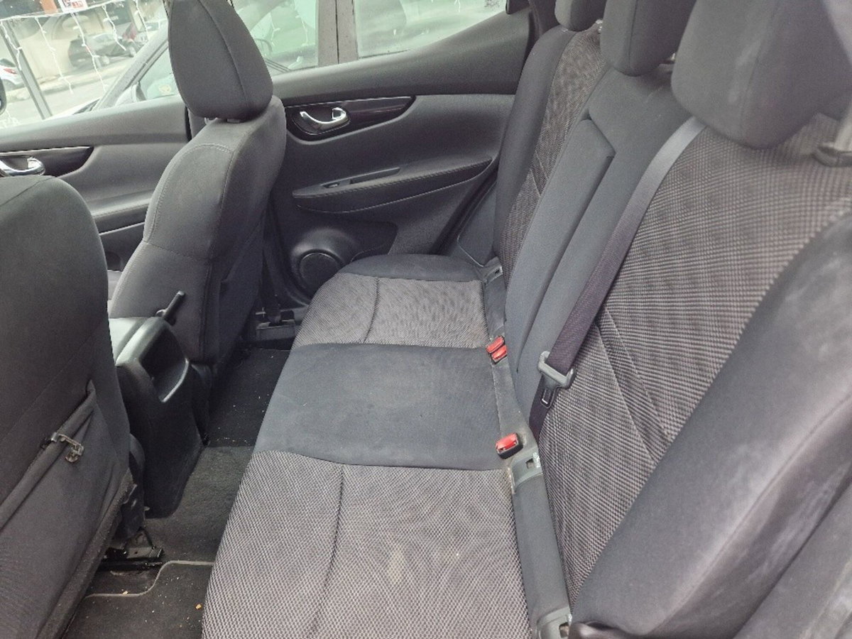 Nissan Qashqai 1.6 dCi 2WD Tekna (6)