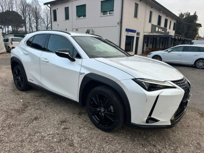 Lexus UX Hybrid Midnight Edition