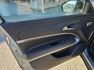 Jeep Avenger 1.2 turbo Summit fwd 100cv (14)