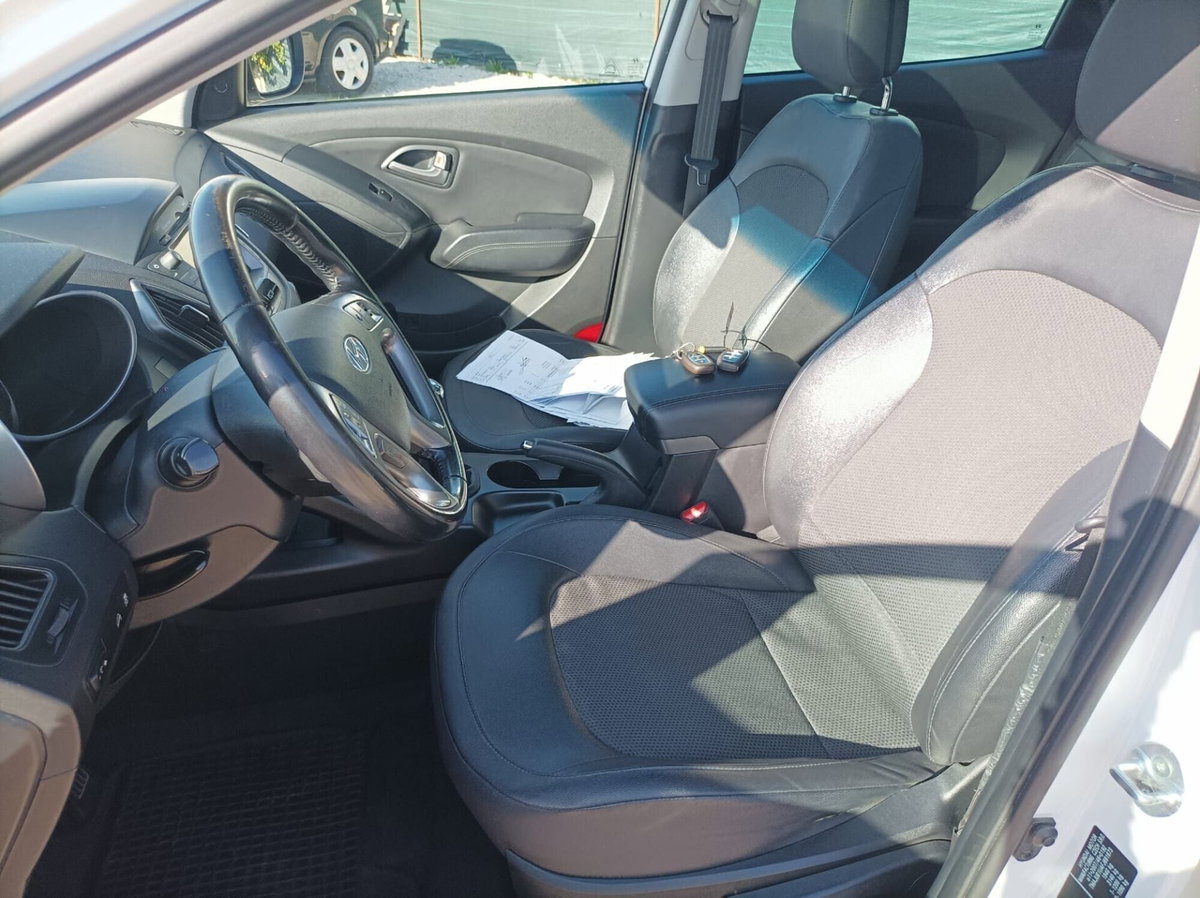 Hyundai ix35 1.7 CRDi 2WD Xpossible (11)