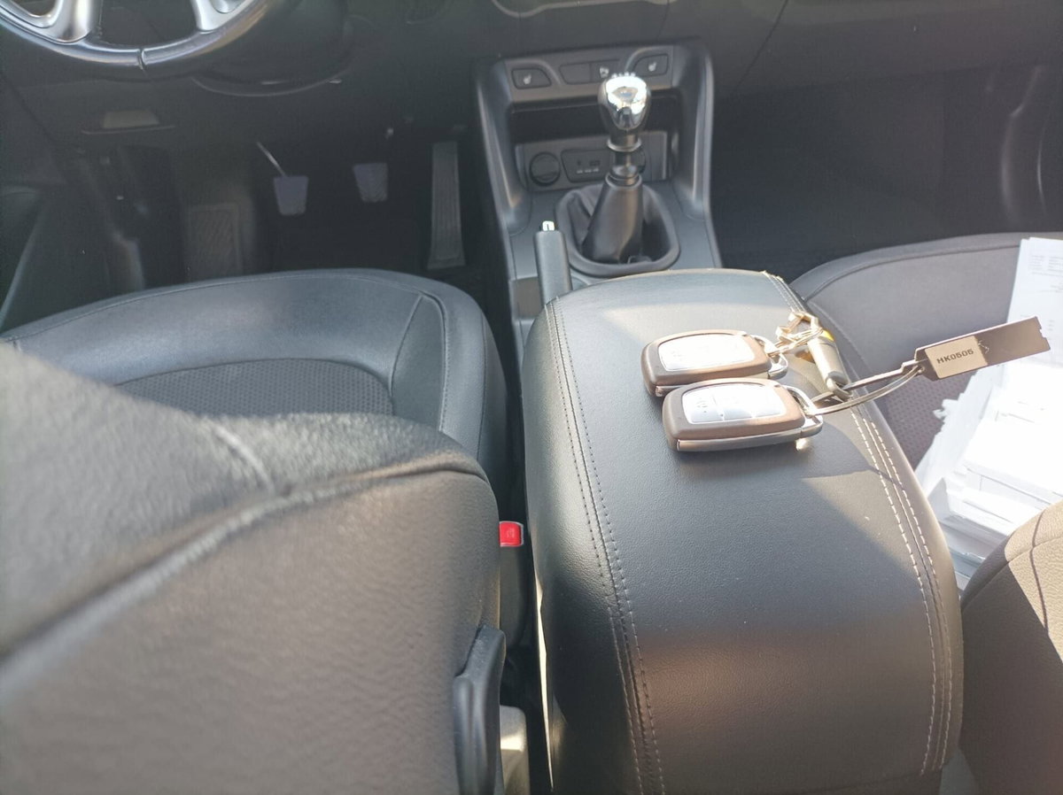 Hyundai ix35 1.7 CRDi 2WD Xpossible (14)
