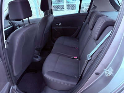 Renault Clio 1.2 16V 5 porte Confort (12)