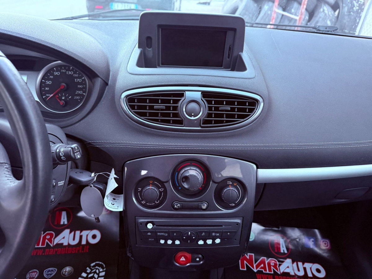 Renault Clio 1.2 16V 5 porte Confort (15)