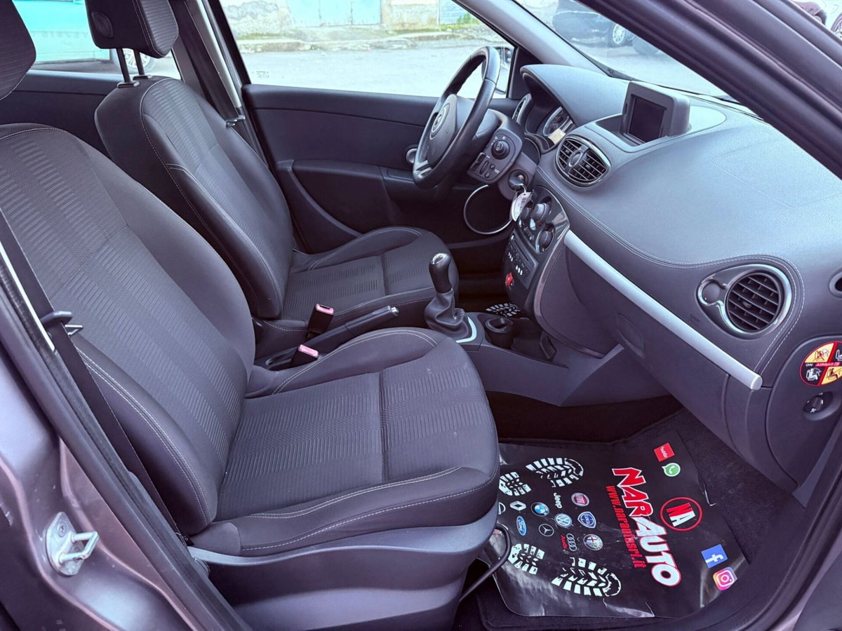 Renault Clio 1.2 16V 5 porte Confort (17)