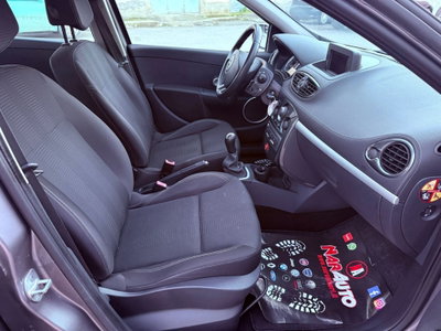 Renault Clio 1.2 16V 5 porte Confort (17)