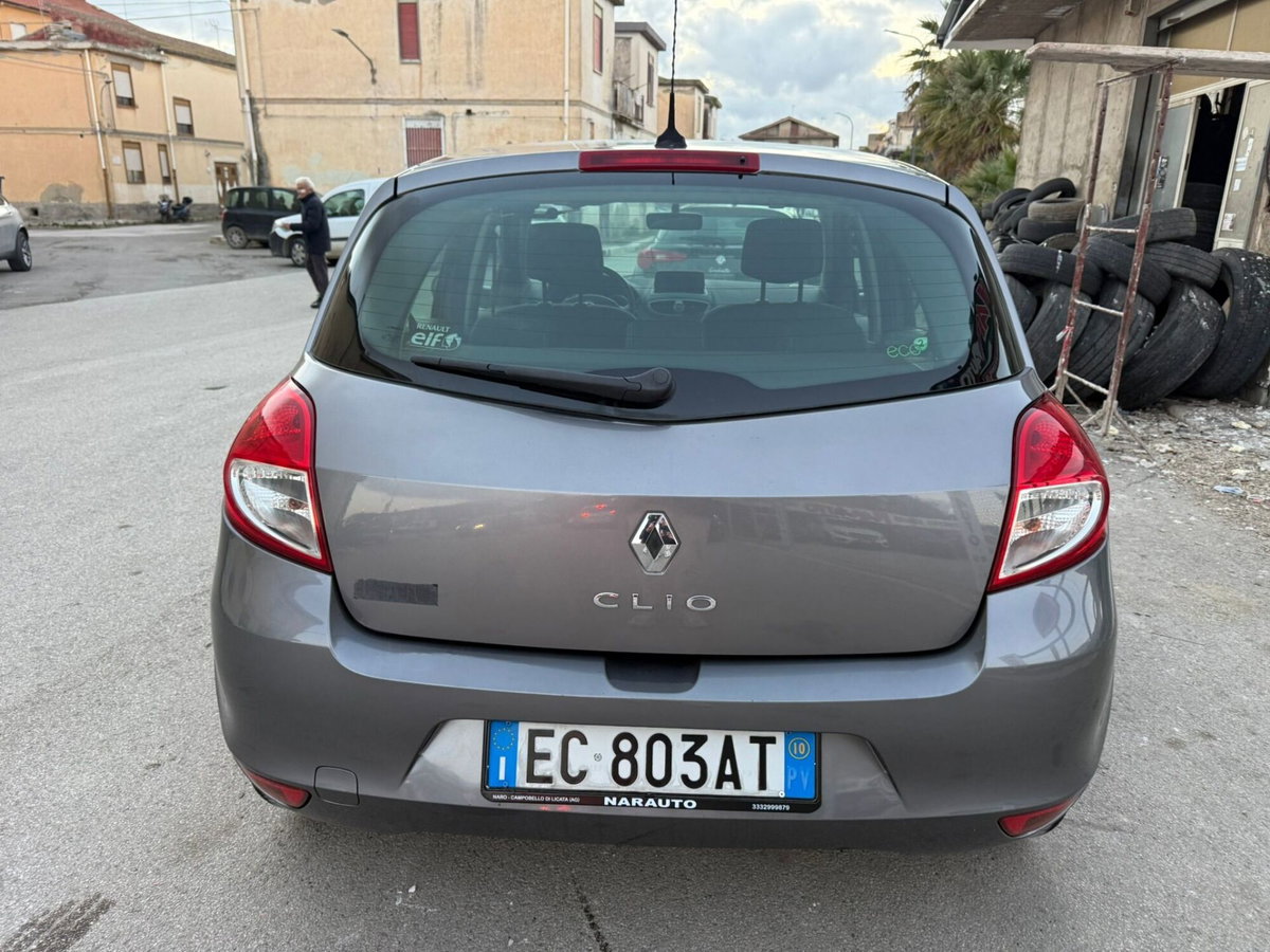 Renault Clio 1.2 16V 5 porte Confort (6)