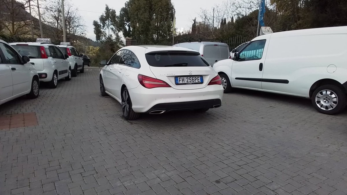 Mercedes-Benz CLA Shooting Brake 200 d Automatic Sport (10)