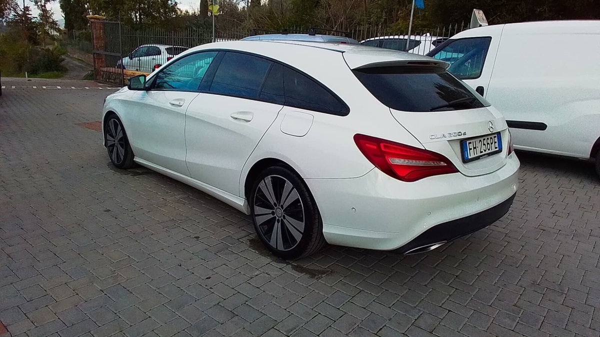 Mercedes-Benz CLA Shooting Brake 200 d Automatic Sport (12)