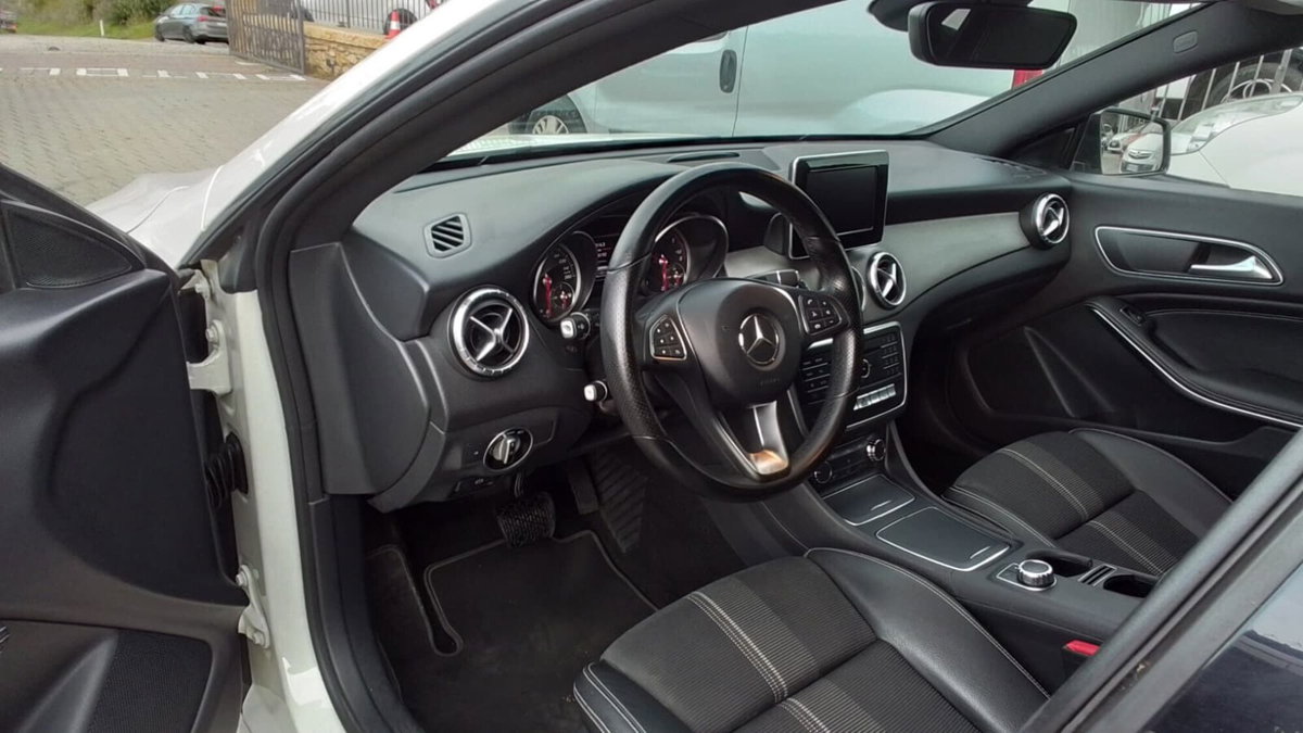 Mercedes-Benz CLA Shooting Brake 200 d Automatic Sport (15)