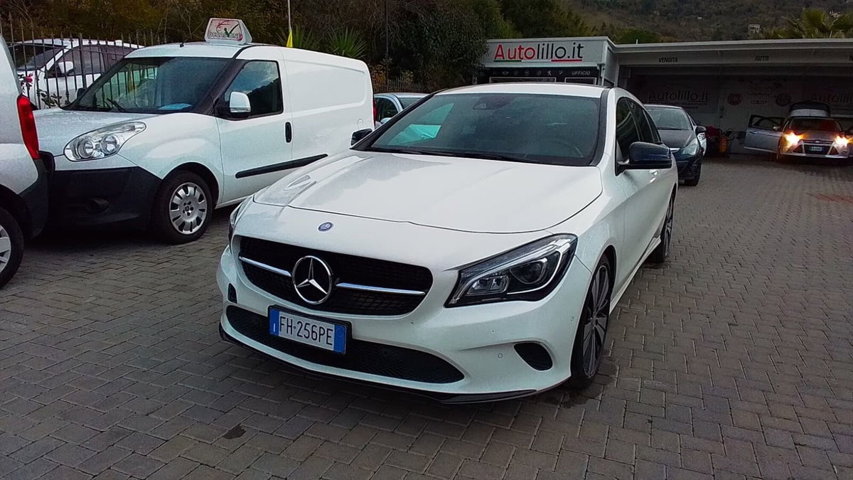 Mercedes-Benz CLA Shooting Brake 200 d Automatic Sport (3)