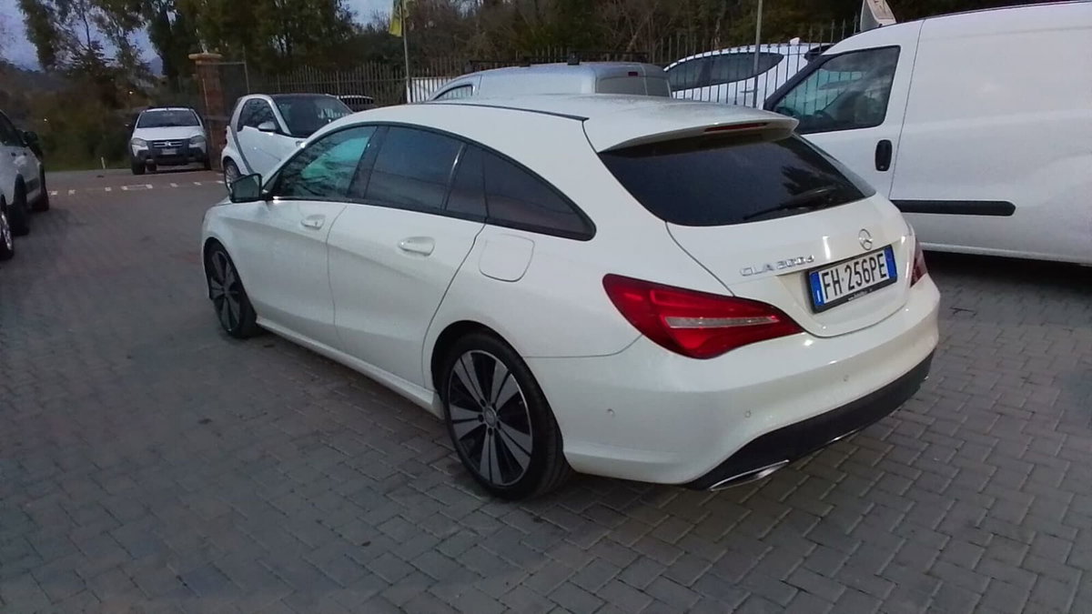 Mercedes-Benz CLA Shooting Brake 200 d Automatic Sport (5)