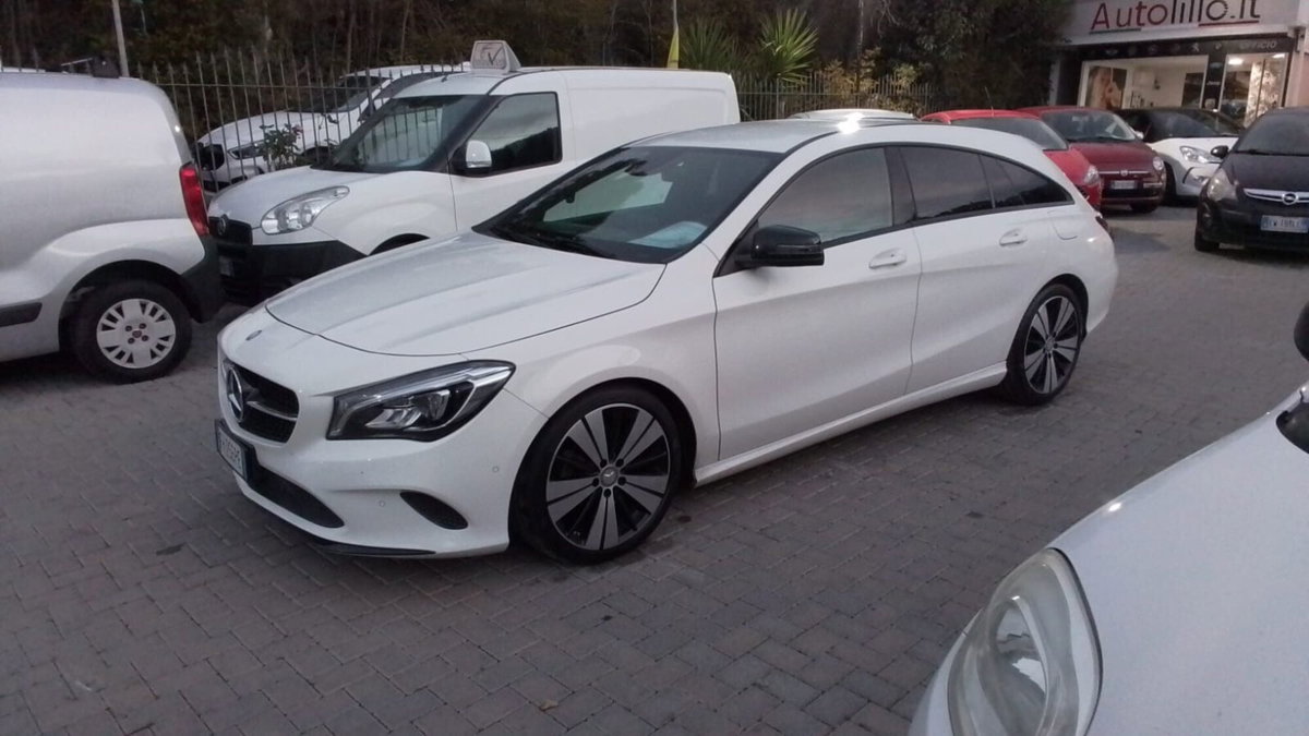 Mercedes-Benz CLA Shooting Brake 200 d Automatic Sport (7)