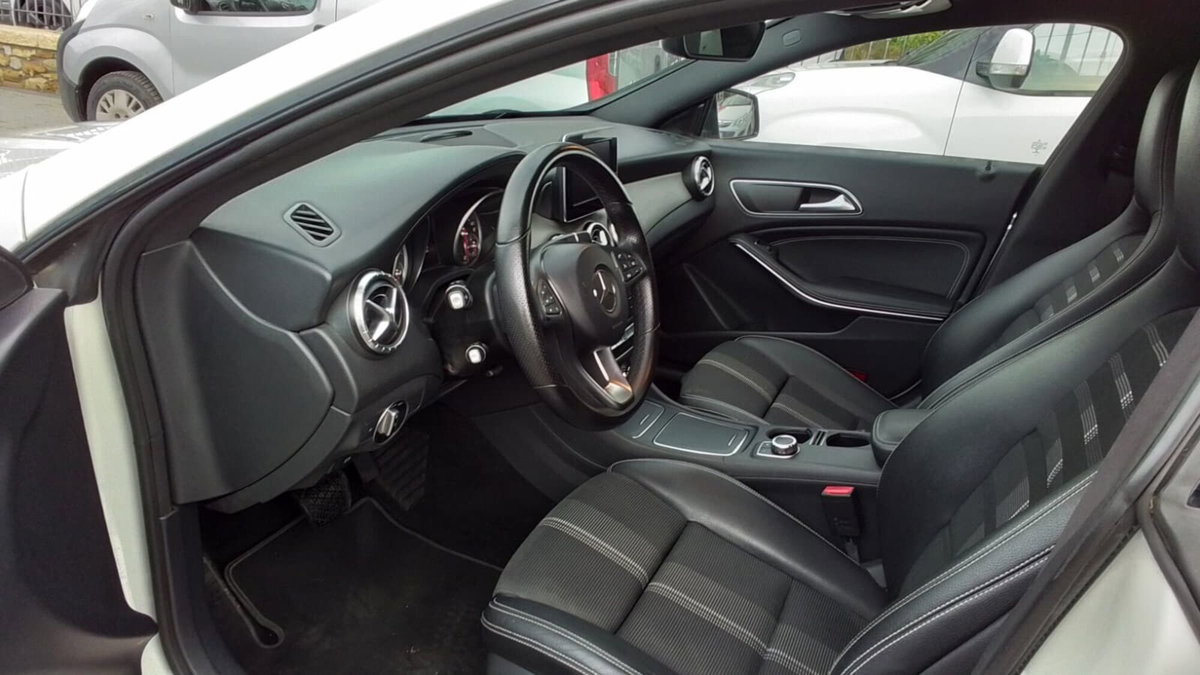 Mercedes-Benz CLA Shooting Brake 200 d Automatic Sport (8)