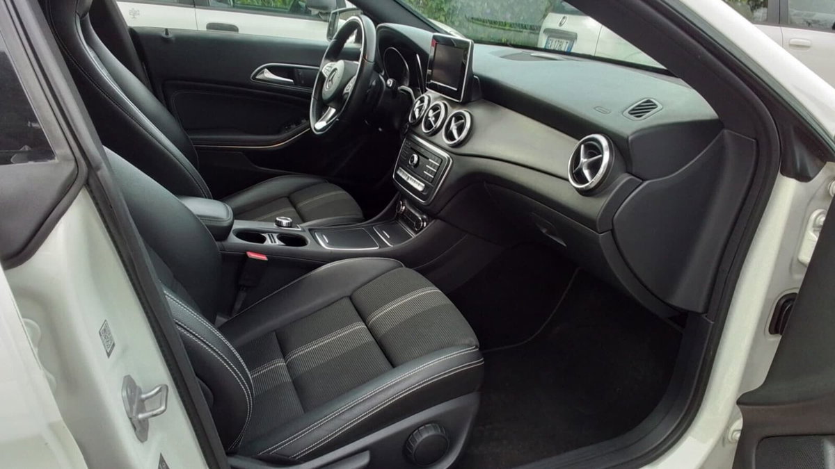 Mercedes-Benz CLA Shooting Brake 200 d Automatic Sport (9)
