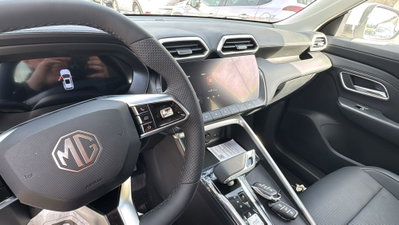 Mg ZS ZS 1.5 Luxury (12)