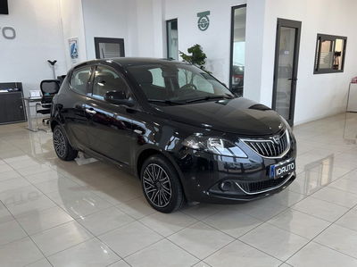 Lancia Ypsilon 1.0 FireFly 5 porte S&S Hybrid Ecochic Gold usata