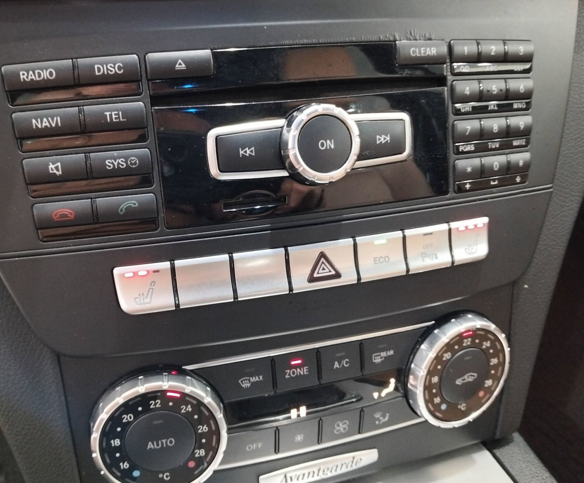 Mercedes-Benz Classe C Station Wagon 200 CDI BlueEFFICIENCY Avantgarde (13)