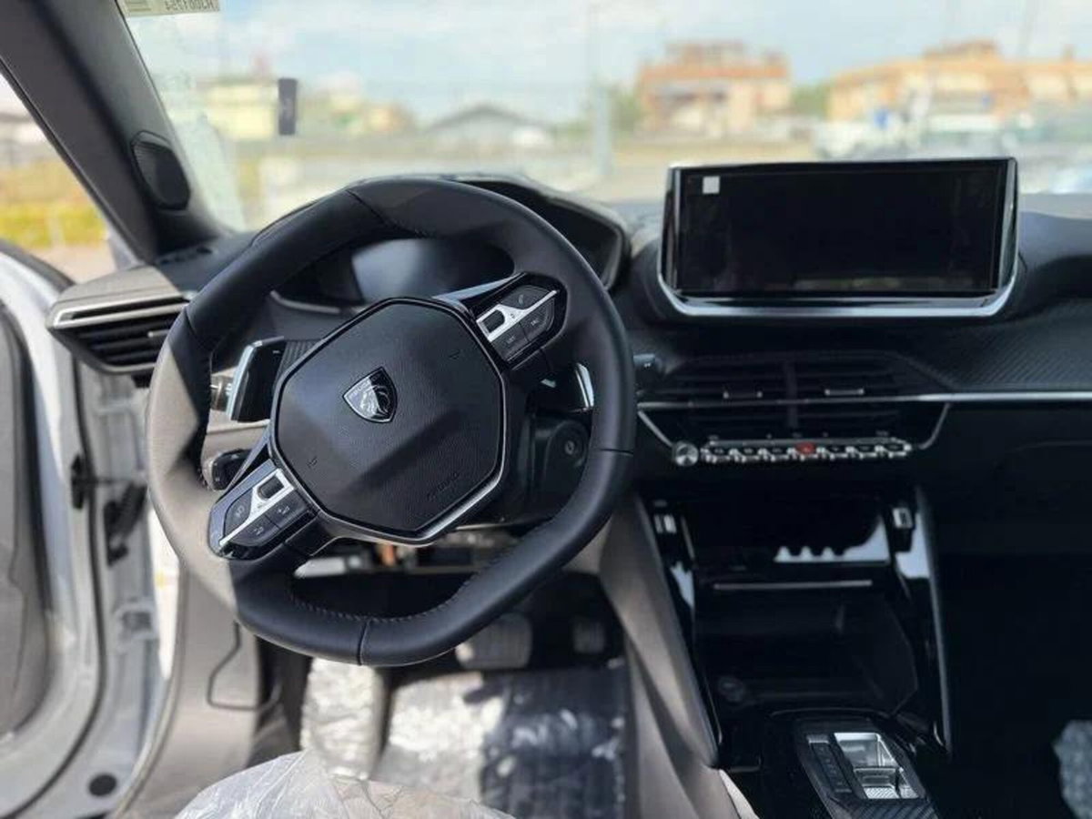 Peugeot 2008 1.2 hybrid Allure 110cv e-dcs6 (5)