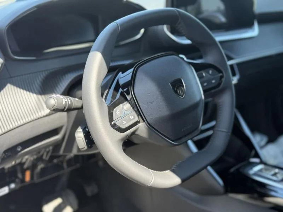 Peugeot 2008 1.2 hybrid Allure 110cv e-dcs6 (7)