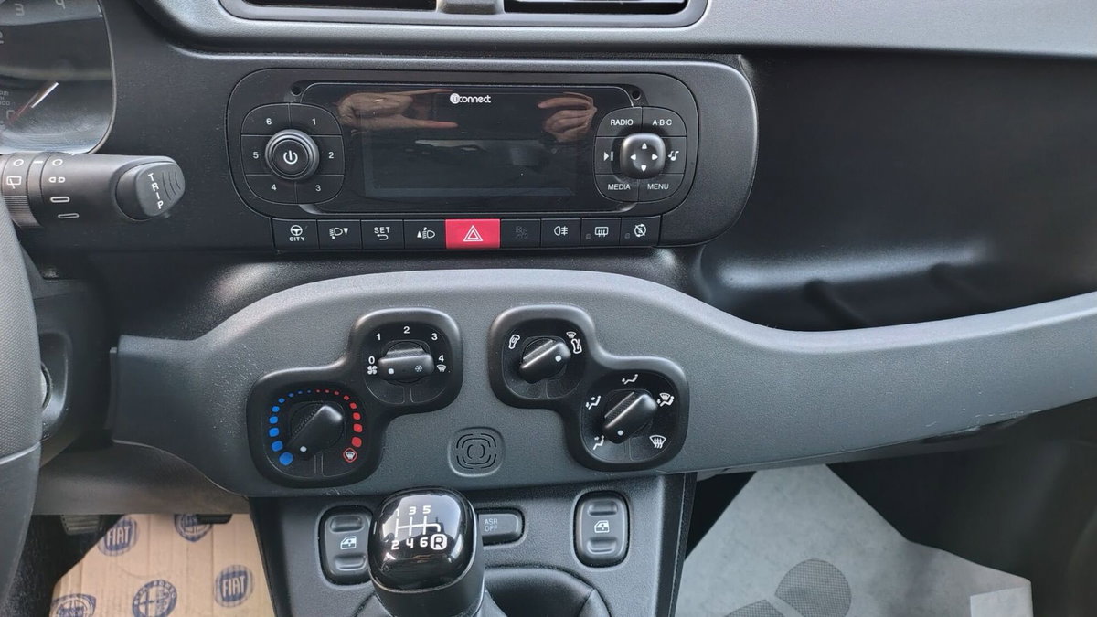 Fiat Panda 1.0 FireFly S&S Hybrid City Cross (7)