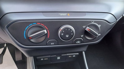 Hyundai i20 1.0 T-GDI 48V iMT ConnectLine (7)