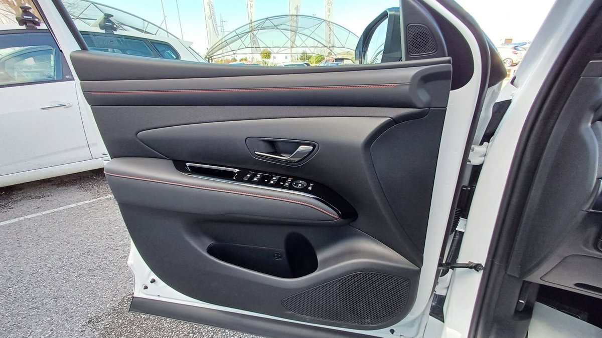 Hyundai Tucson 1.6 hev Xtech 2wd auto (19)