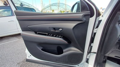 Hyundai Tucson 1.6 hev Xtech 2wd auto (19)