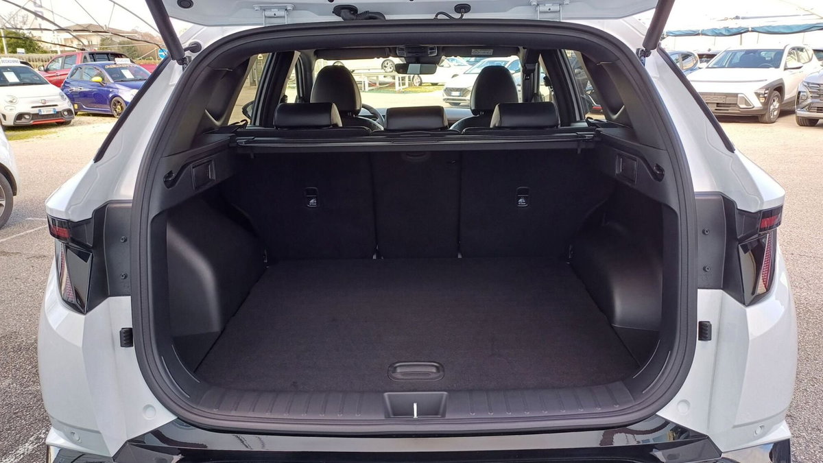 Hyundai Tucson 1.6 hev Xtech 2wd auto (5)