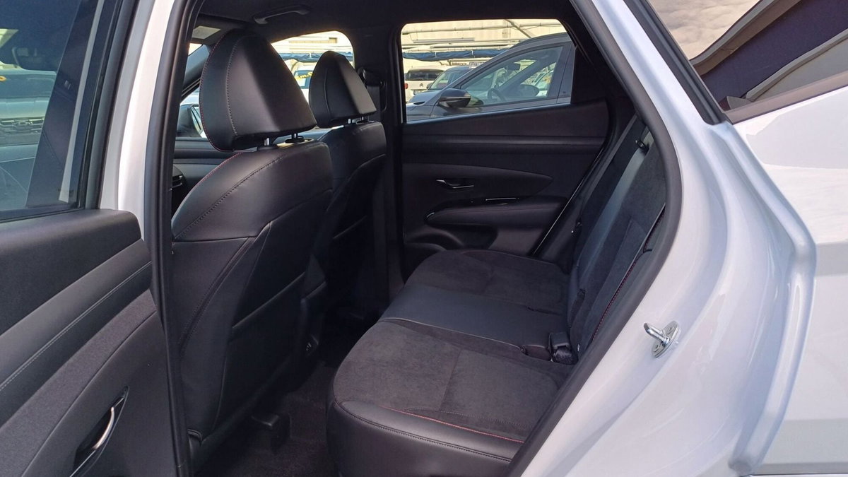 Hyundai Tucson 1.6 hev Xtech 2wd auto (6)