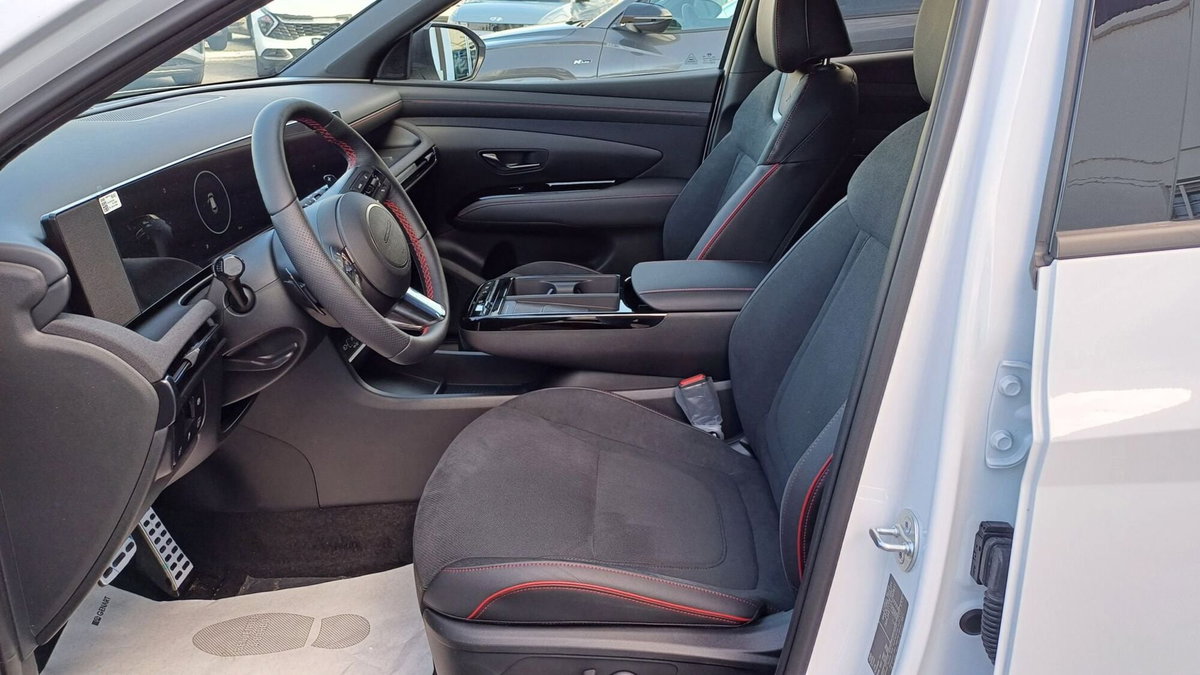 Hyundai Tucson 1.6 hev Xtech 2wd auto (7)