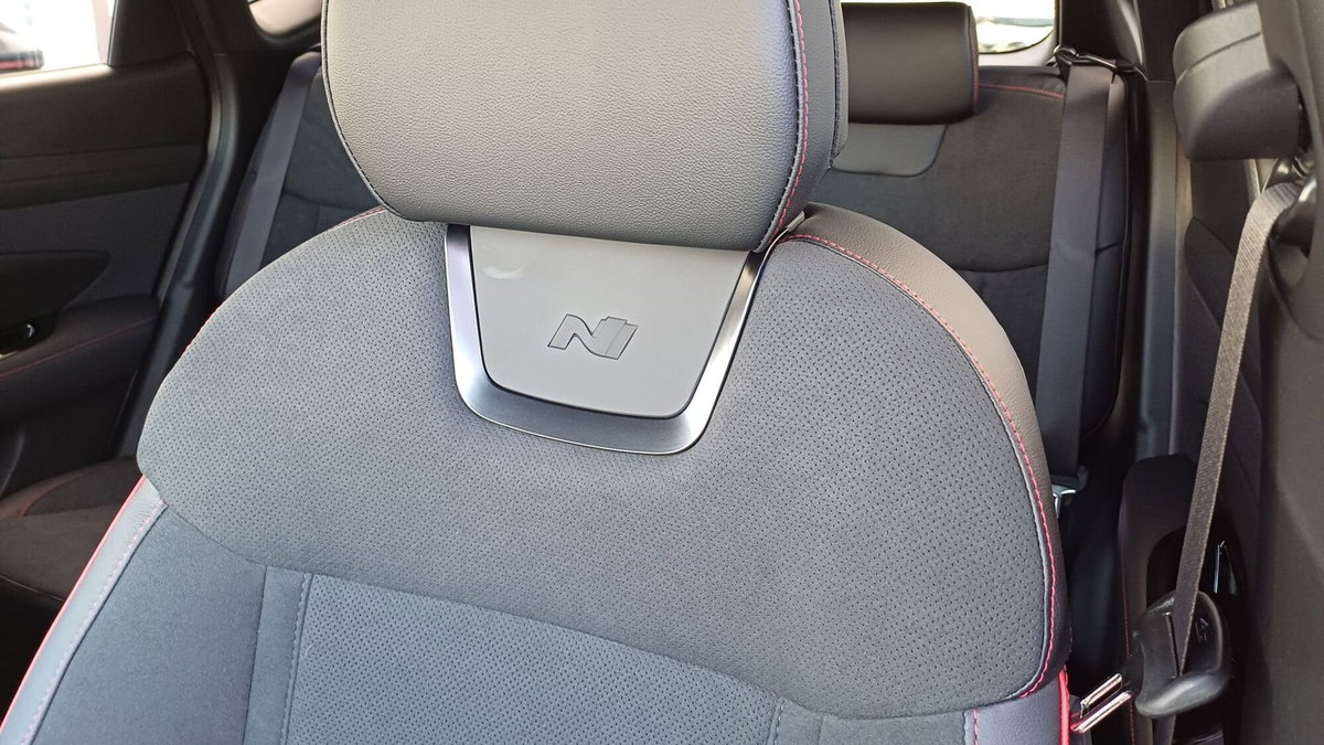 Hyundai Tucson 1.6 hev Xtech 2wd auto (8)