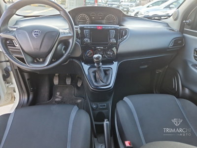 Lancia Ypsilon 1.2 69 CV 5 porte Gold (13)