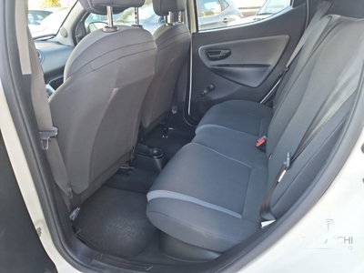 Lancia Ypsilon 1.2 69 CV 5 porte Gold (14)