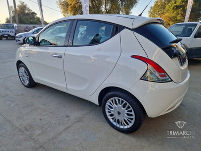 Lancia Ypsilon 1.2 69 CV 5 porte Gold (4)