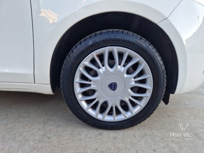 Lancia Ypsilon 1.2 69 CV 5 porte Gold (8)