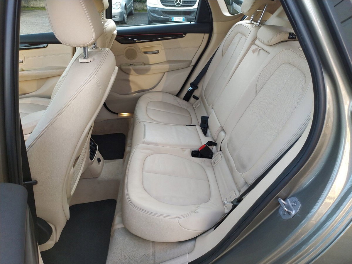 BMW Serie 2 Active Tourer 218d  Luxury auto (12)
