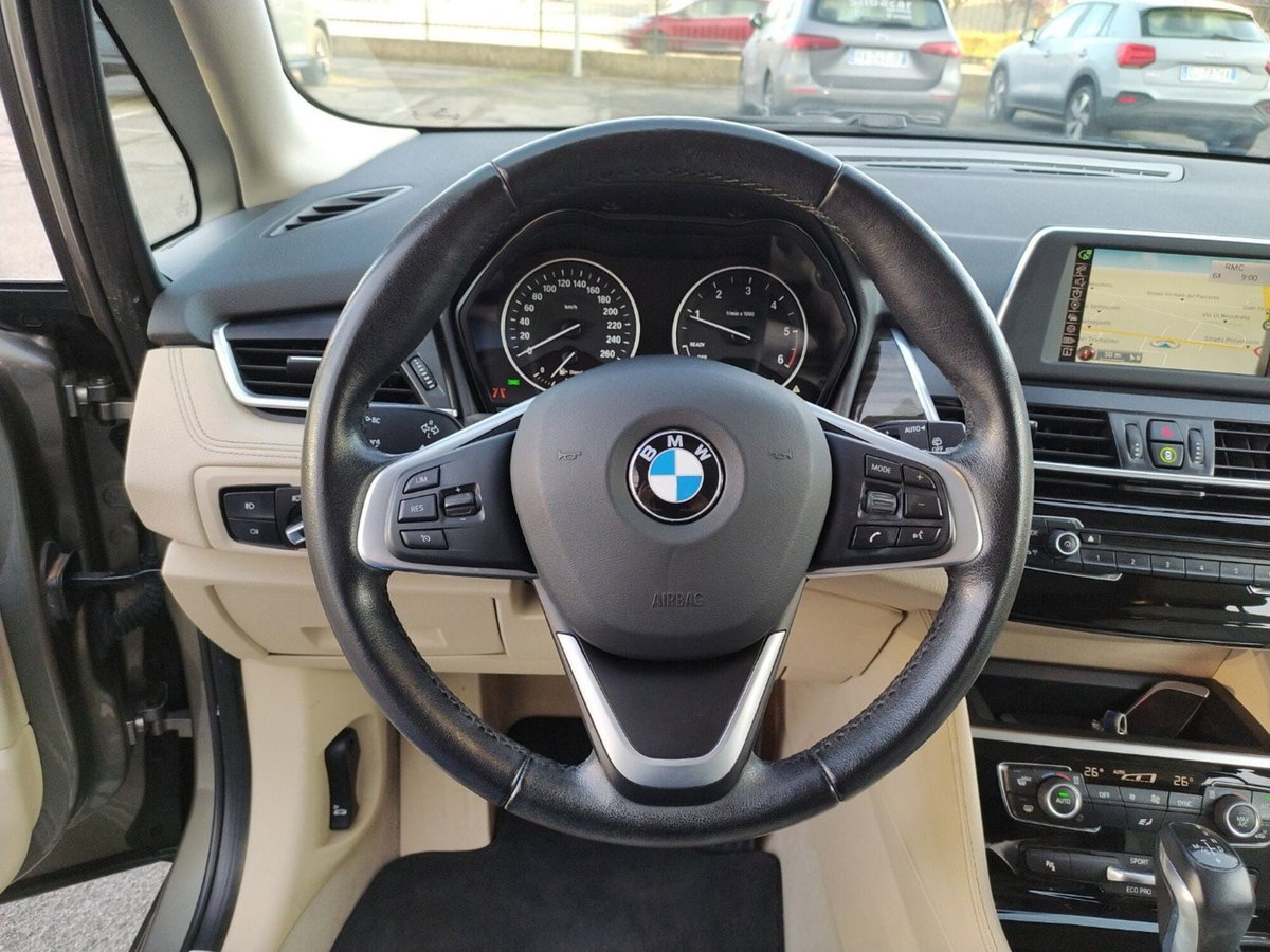 BMW Serie 2 Active Tourer 218d  Luxury auto (13)