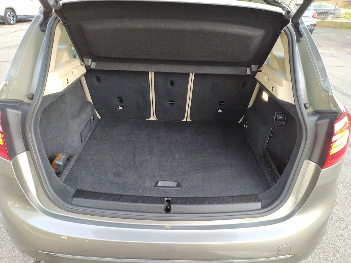 BMW Serie 2 Active Tourer 218d  Luxury auto (9)