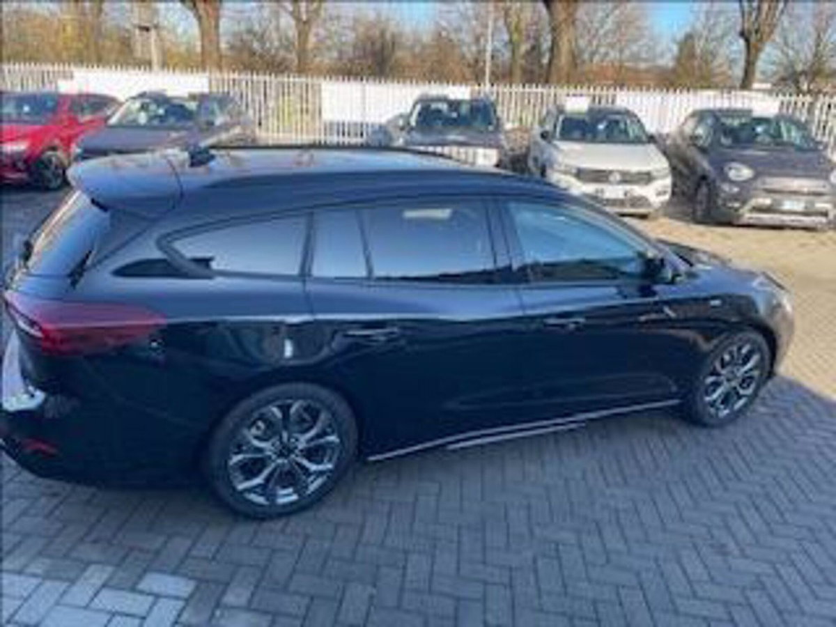 Ford Focus Station Wagon 1.0 EcoBoost Hybrid 155 CV SW ST-Line (5)