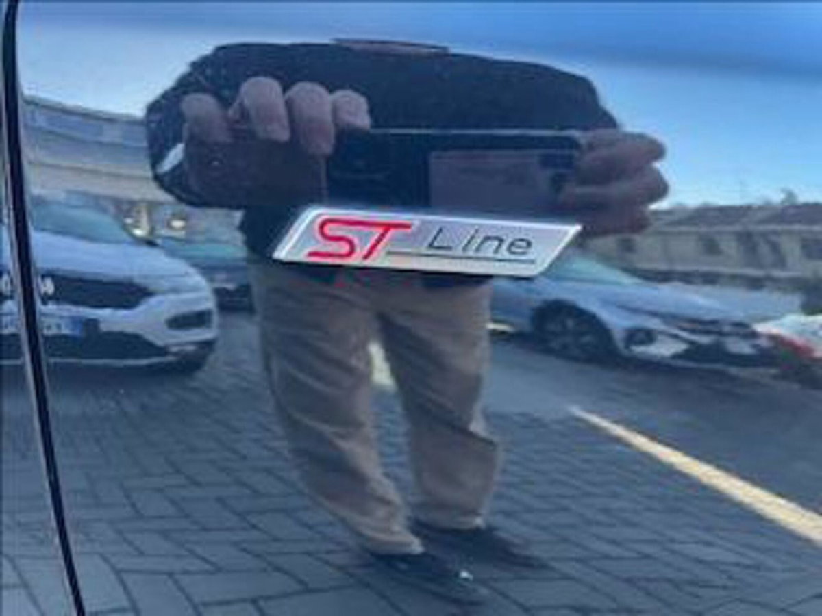 Ford Focus Station Wagon 1.0 EcoBoost Hybrid 155 CV SW ST-Line (6)